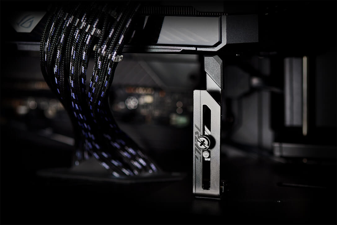 A ROG Crosshair X670E Hero vem com um suporte para placas gráficas incluído.