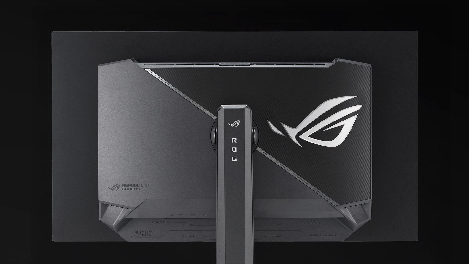The rear panel of XG32UCDS.