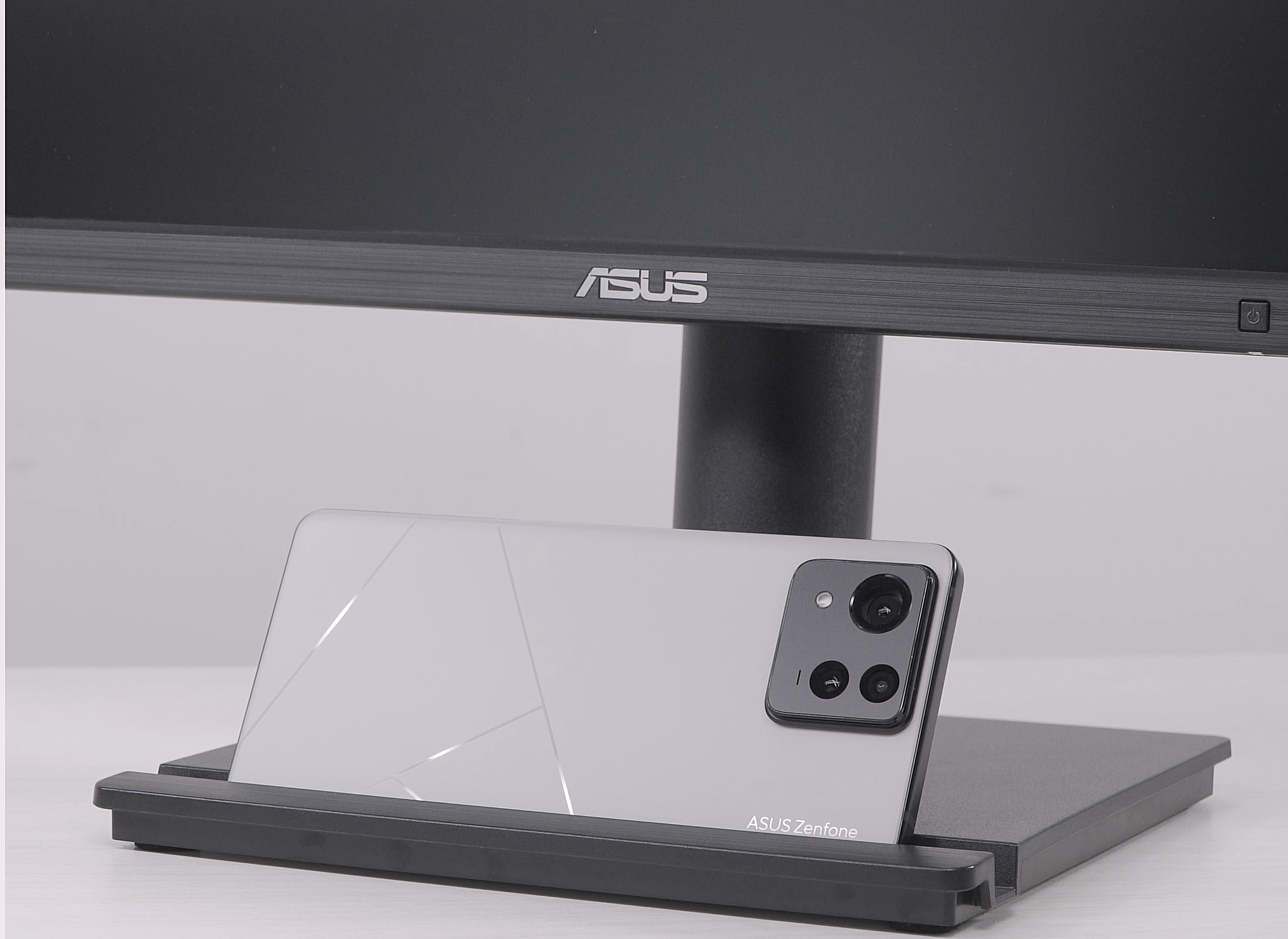 Monitor with phone holder