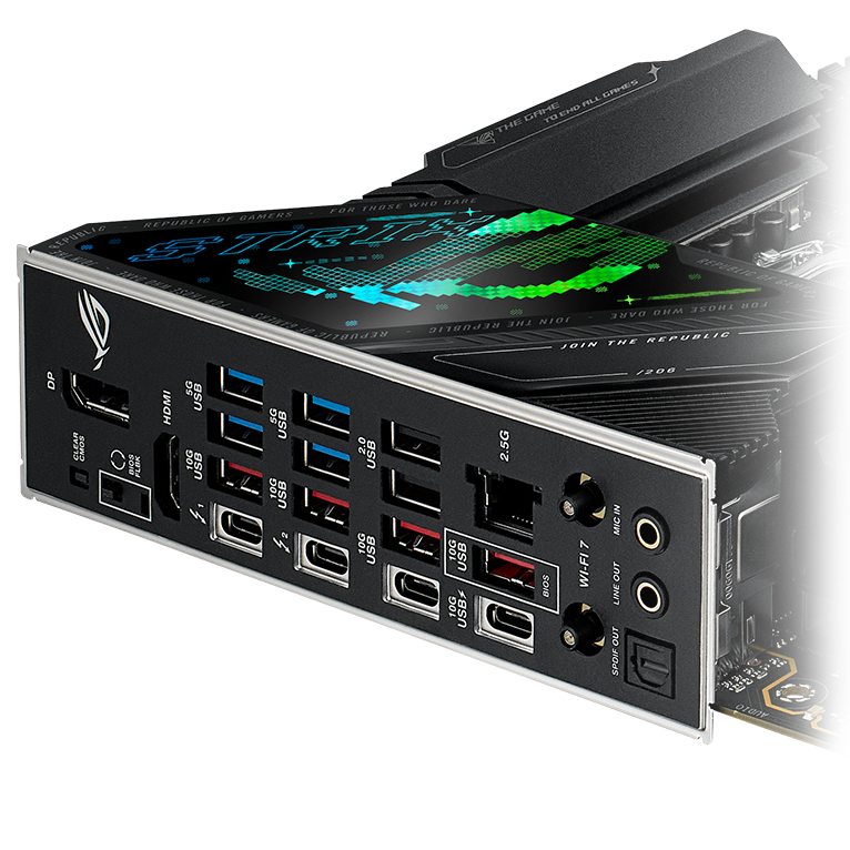 La Strix Z890-F est équipée de DEUX PORTS USB4®