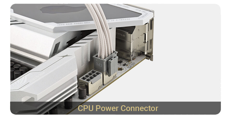 Un'immagine ravvicinata di un set di cavi di alimentazione della CPU collegati alla scheda madre