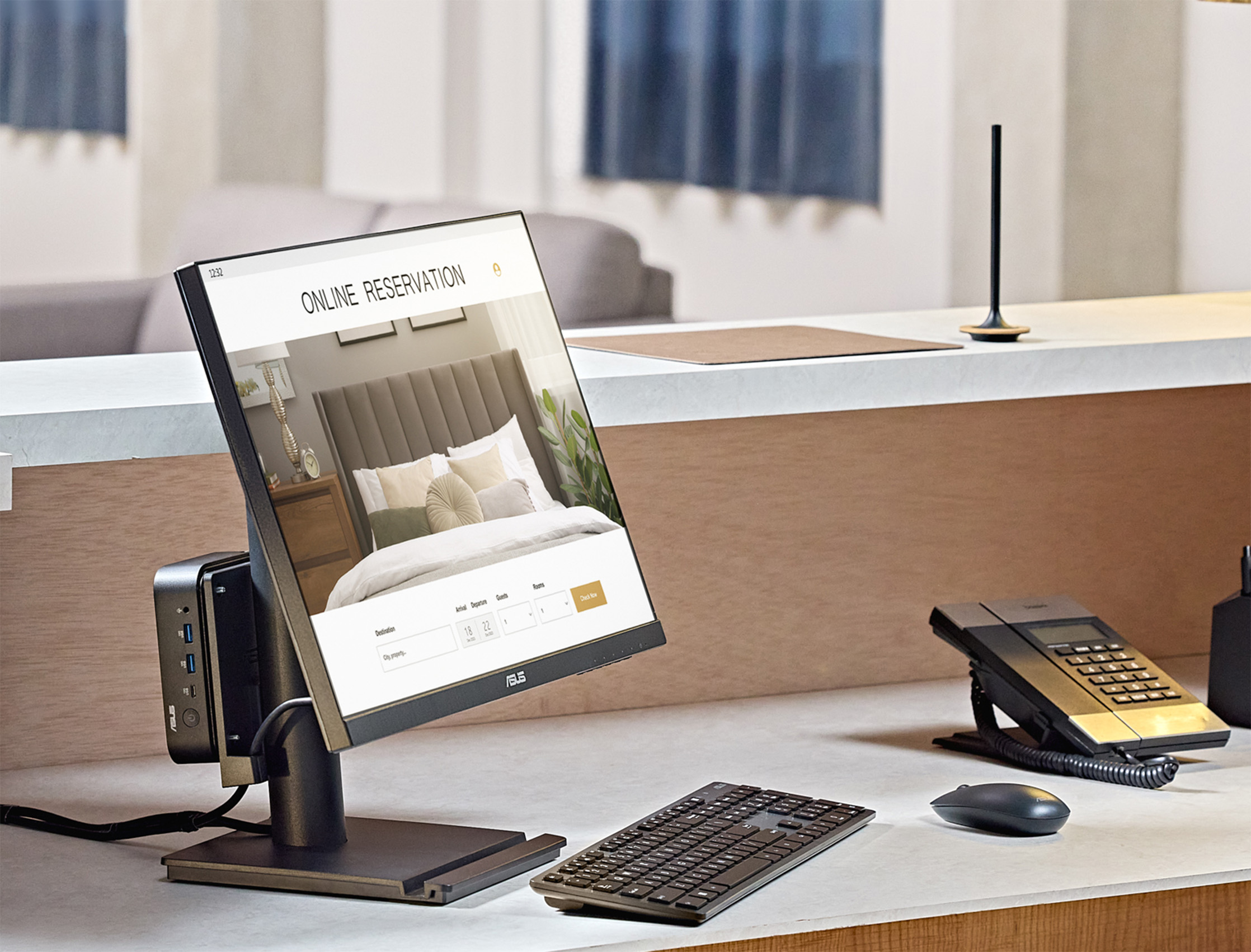 ZenScreen stand MTS03D with ZenScreen connected with laptop placing on the table