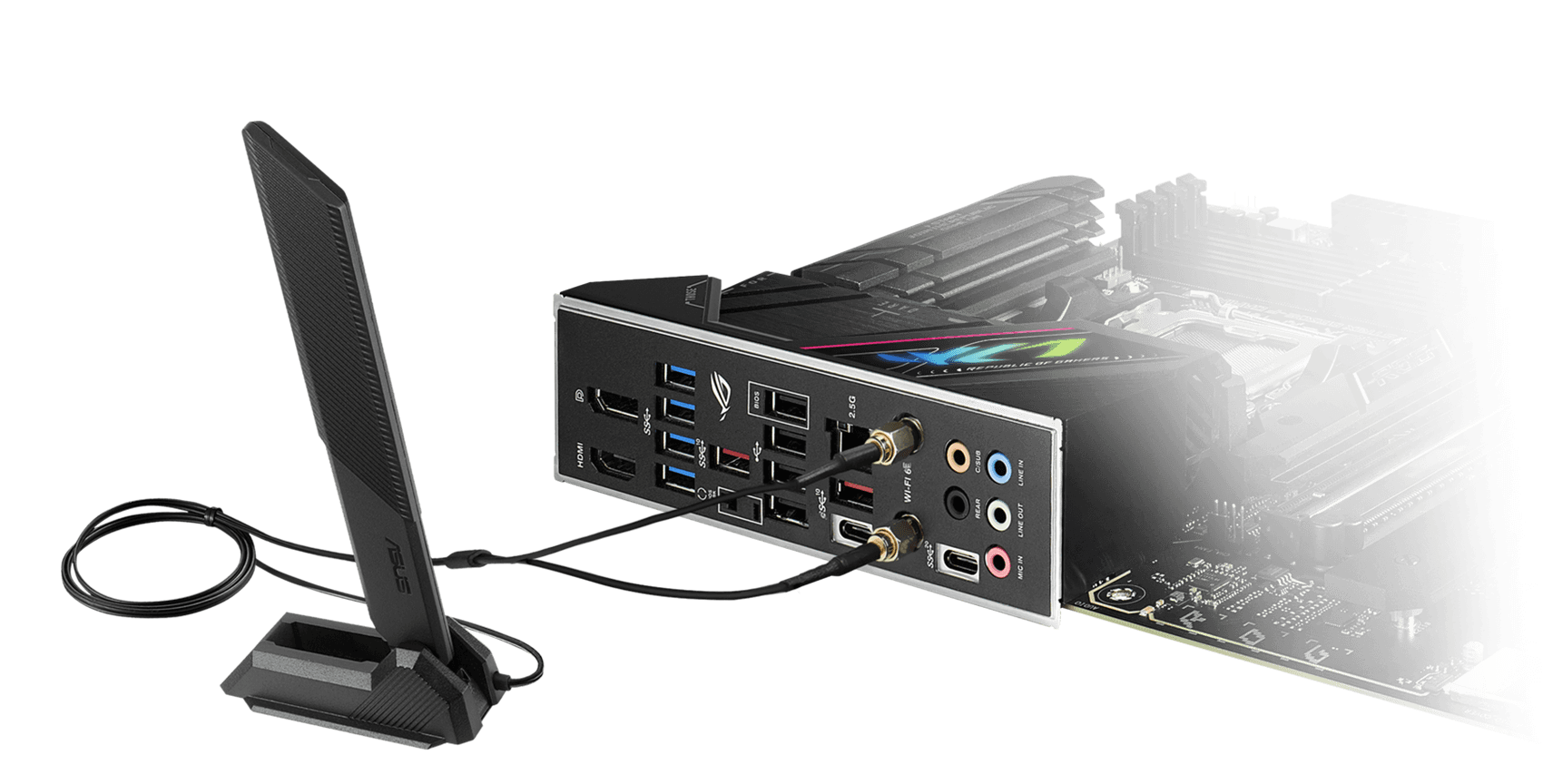 La ROG Strix B650E-F cuenta con WiFi 6E, una antena incluida y Ethernet de 2,5 Gb.