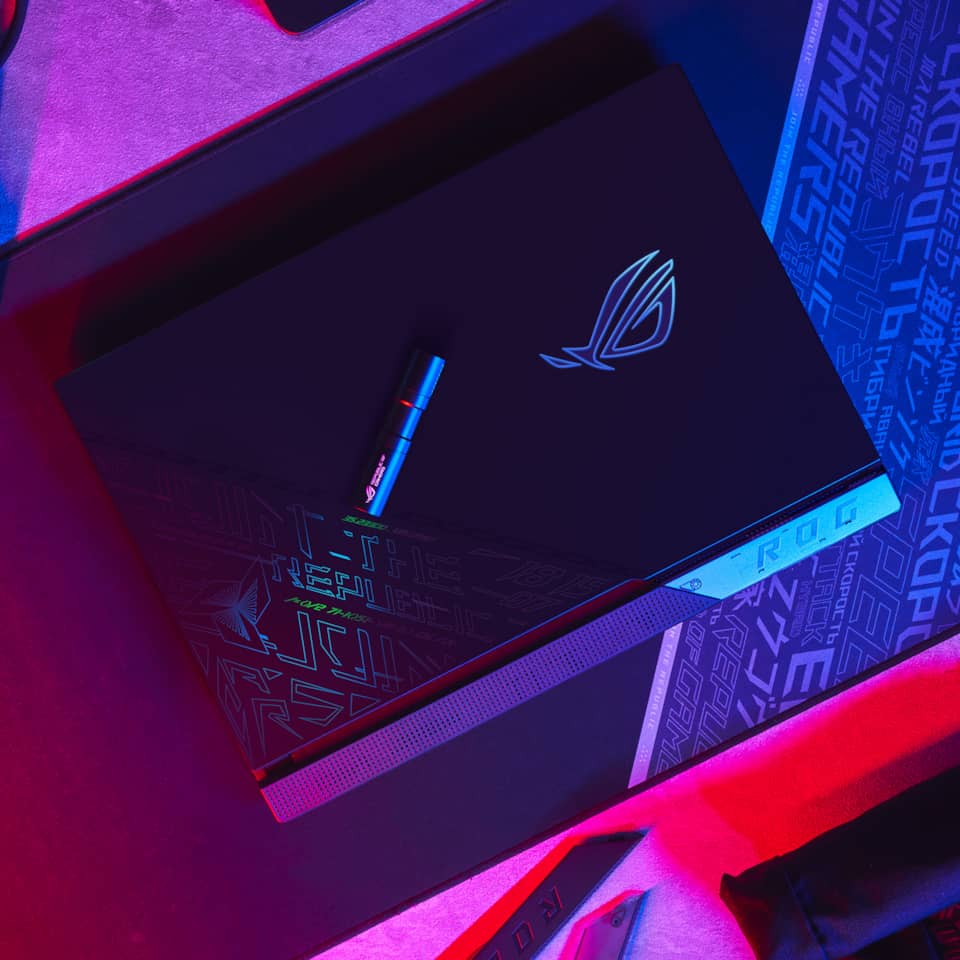 ROG STRIX SCAR 17 SE