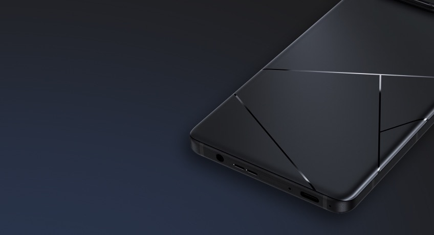 A close-up of the Zenfone 11 Ultra's back cover showcasing the monogram â€˜A' design.