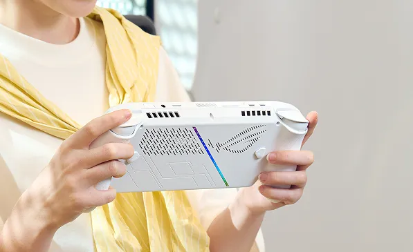 A person holding an ROG Xbox Ally, with emphasis on the ergonomics of the hand placement.