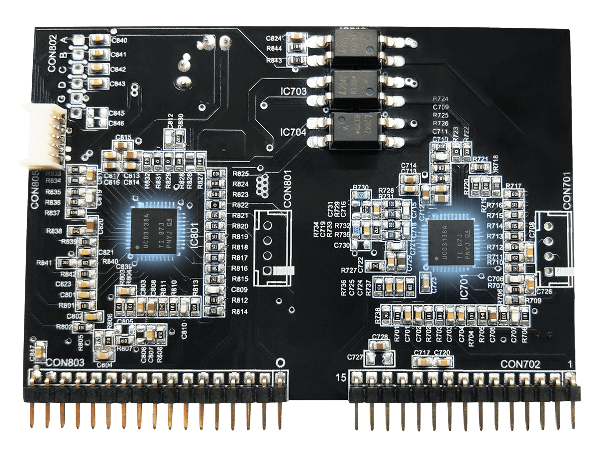 PCB met een paar digitale controllers