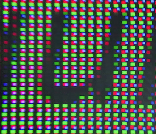 The new subpixel layout of the QD-OLED panel in ROG PG32UCDMR displays crisp, clear text