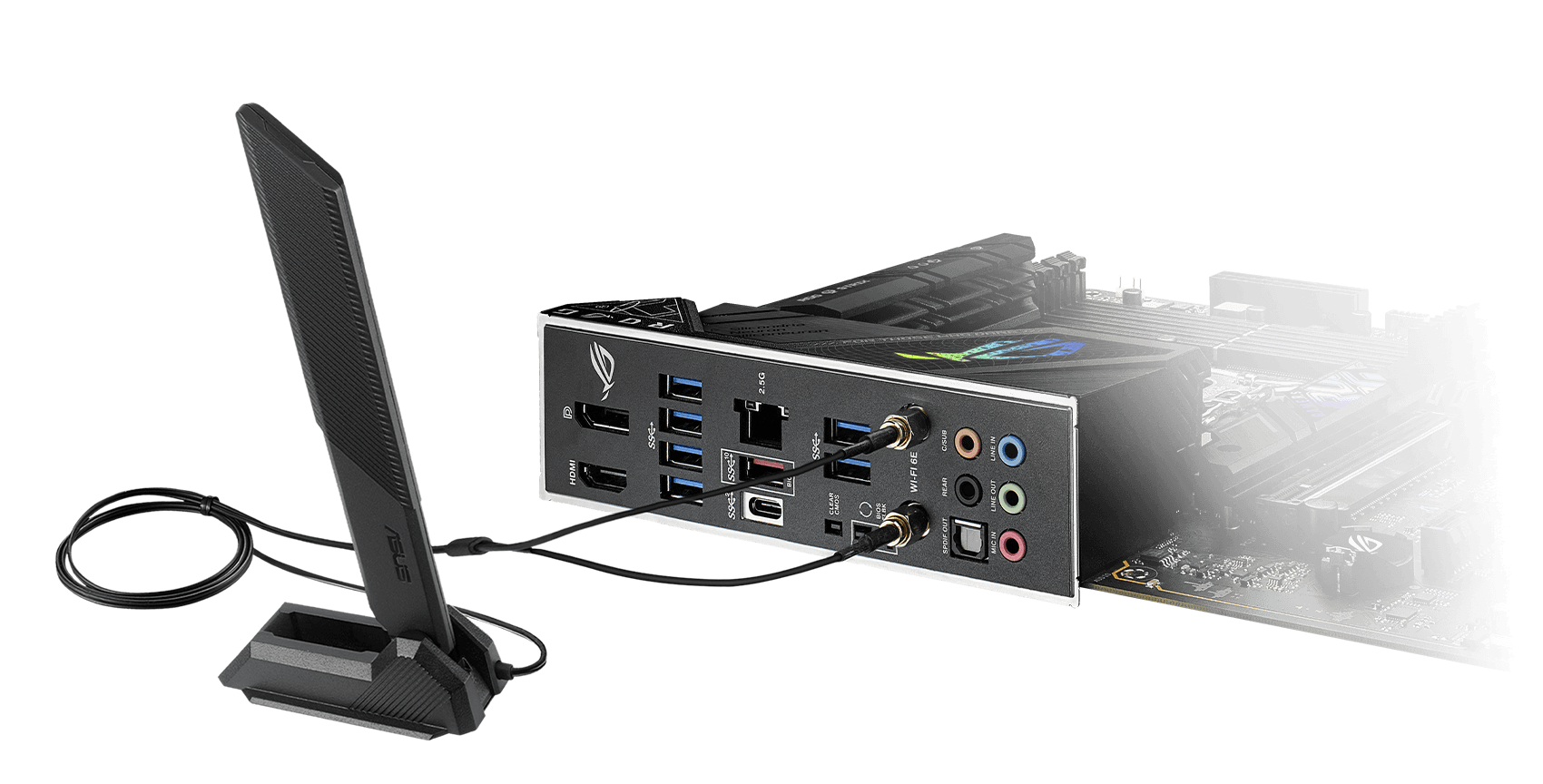 La ROG Strix B760-F cuenta con WiFi 6E, una antena incluida y Ethernet de 2.5 Gb.