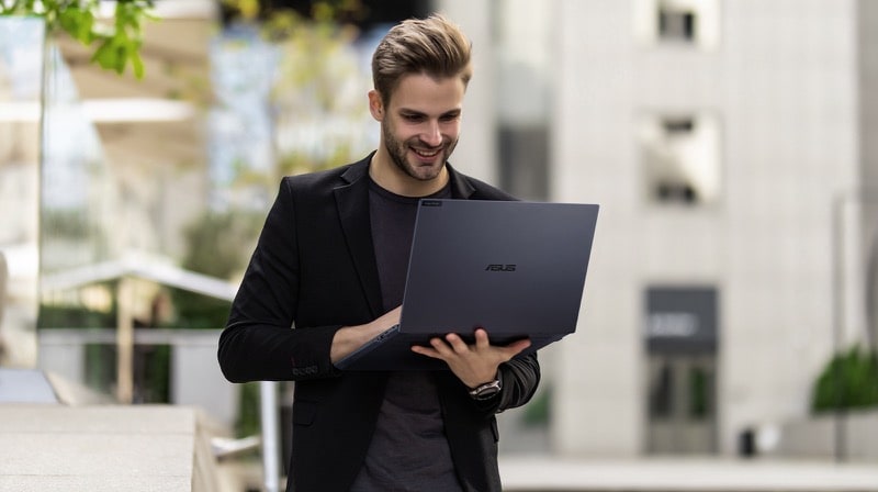 https://dlcdnwebimgs.asus.com/files/media/542d271b-0db7-4185-a618-124d7975f61c/v1/features/images/large/1x/s4/main_small.jpg