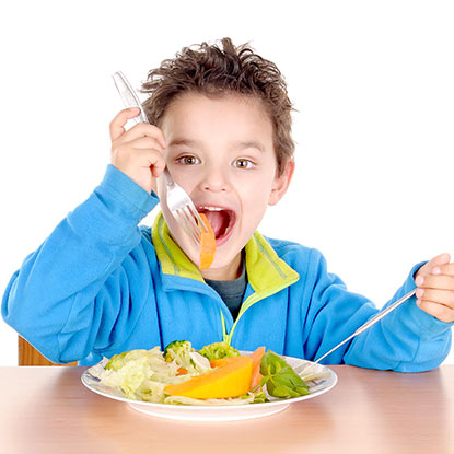 kids with healthy foods