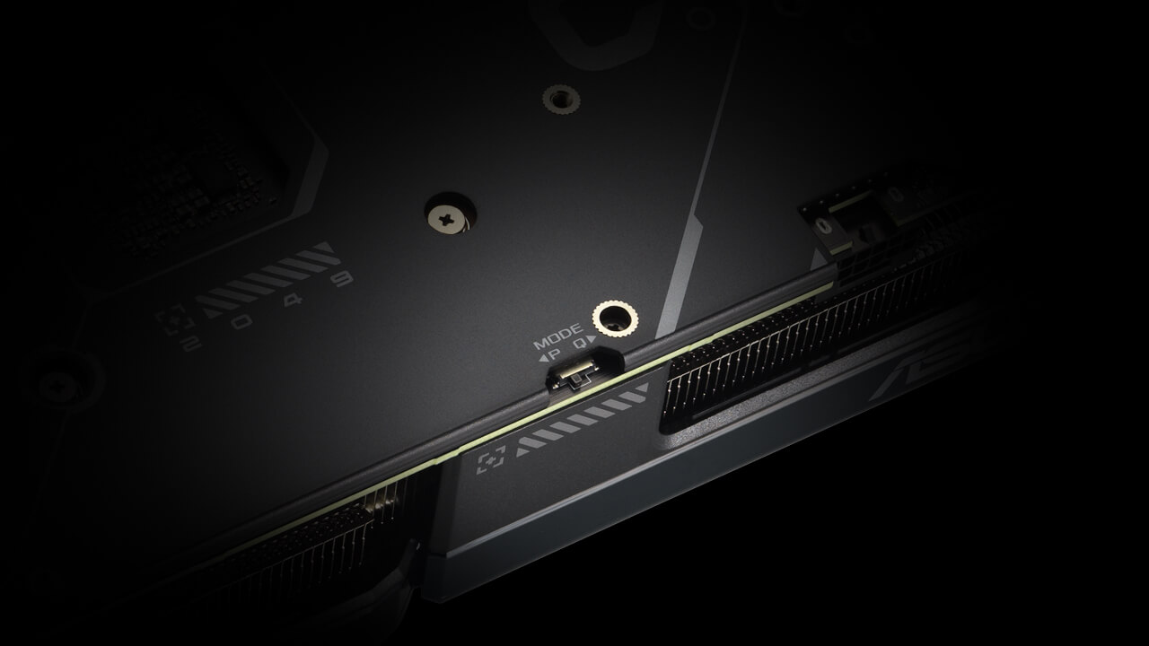 Close-up van de ASUS Dual GeForce RTX 4070 SUPER dubbele BIOS-schakelaar