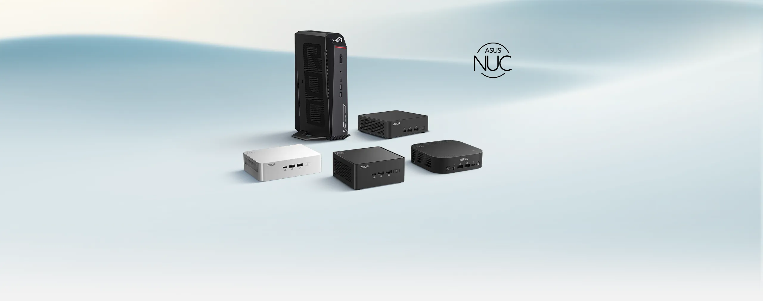 Zenbook Pro 14 Duo OLED aufgeklappt mit 45 Grad Neigung auf den schwarzen Steinen