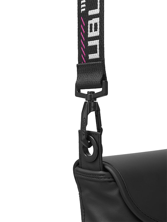 Shoulder strap fixed to the bag.