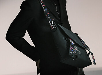 Classic Messenger Bag