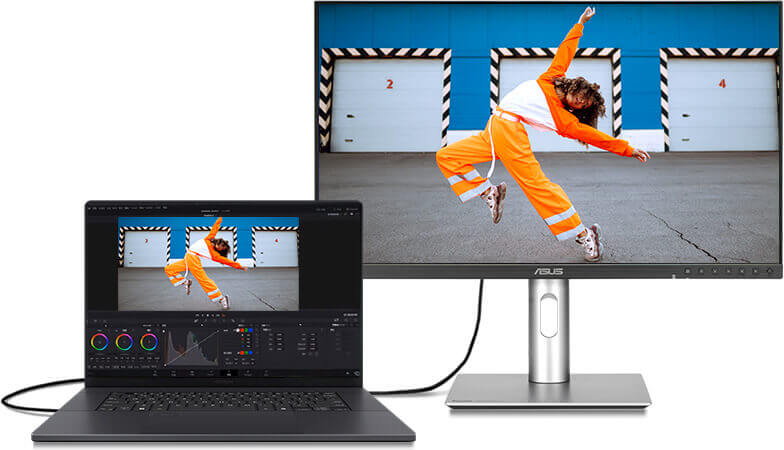 Aansluiten van een ProArt Display PA32QCV en een laptop via Thunderbolt™ 4 poort