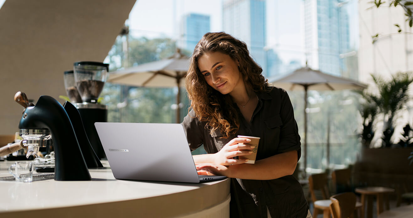Mise en place d'un système de travail à distance pour une femme chef d'entreprise.