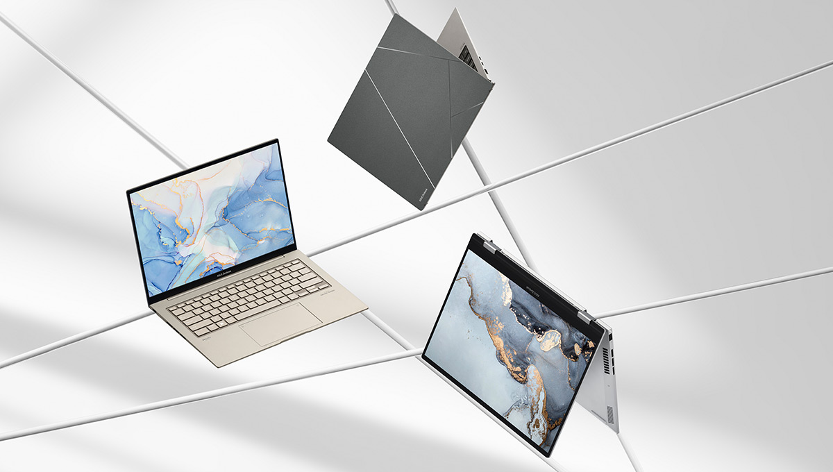 Drie ASUS Zenbook laptops — Zenbook S 13 OLED, Zenbook 14X OLED en Zenbook S 13 Flip OLED — in verschillende gebruiksmodi tegen een heldere, minimalistische achtergrond