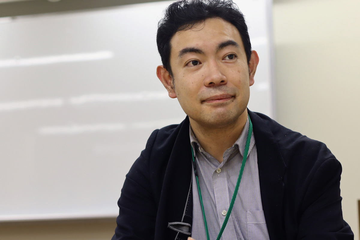 日本電子専門学校  情報処理科  学科長  蓮見圭亮 先生