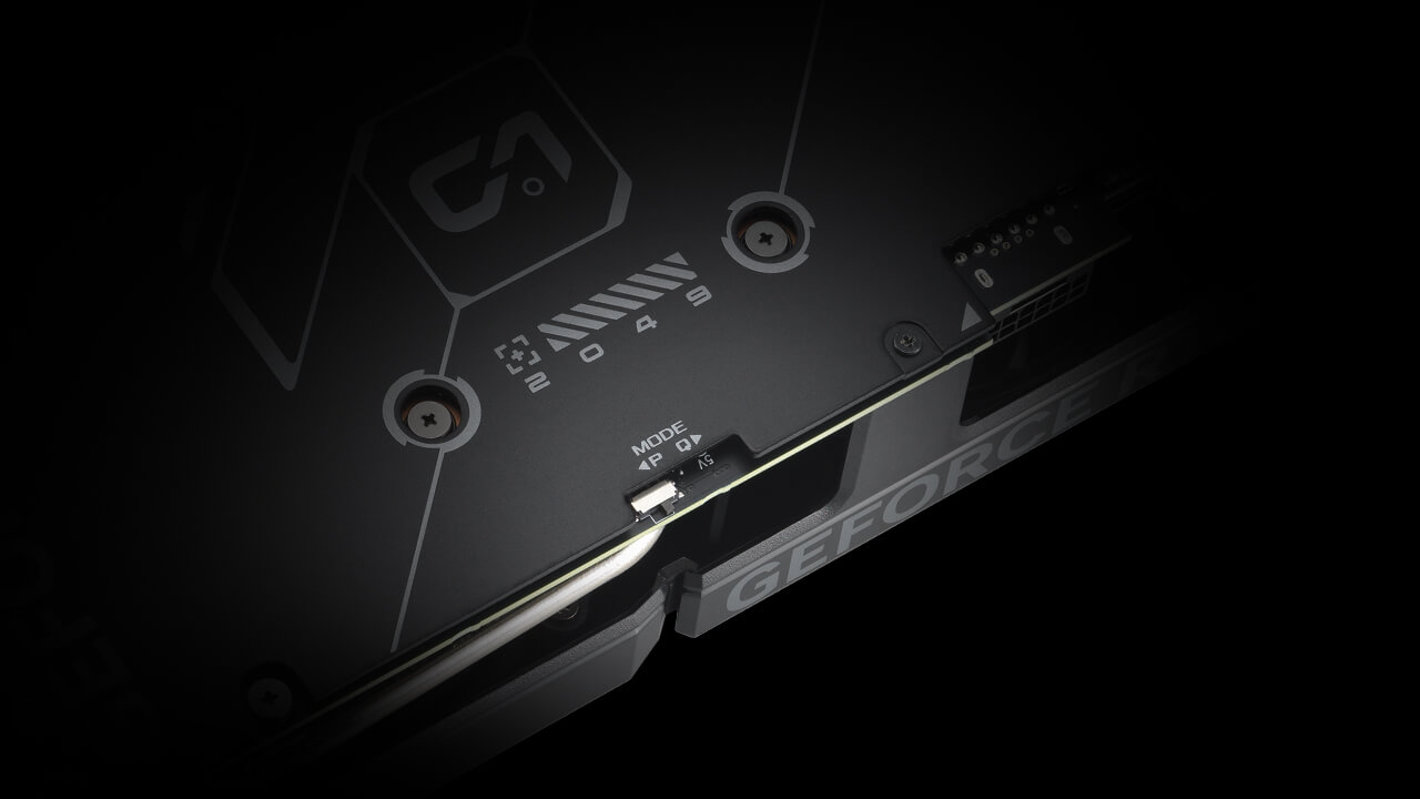 Збільшене зображення перемикача профілів BIOS на ASUS Dual GeForce RTX 4070 SUPER EVO