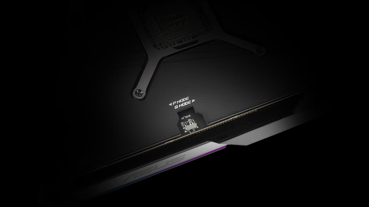 Detailní pohled na přepínač Dual BIOS karty ASUS Dual Radeon™ RX 7900 XTX