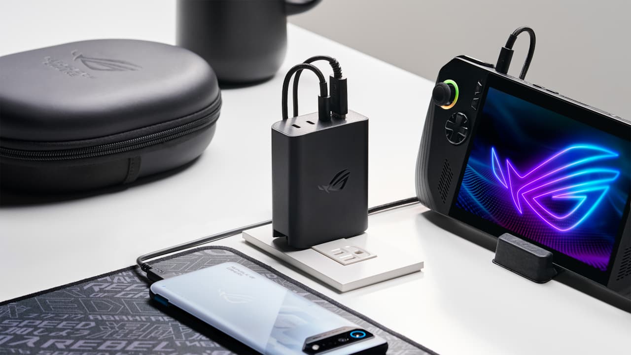 ROG 140W USB-C GaN Charger | Chargers and Adapters | Gaming Chargers ...