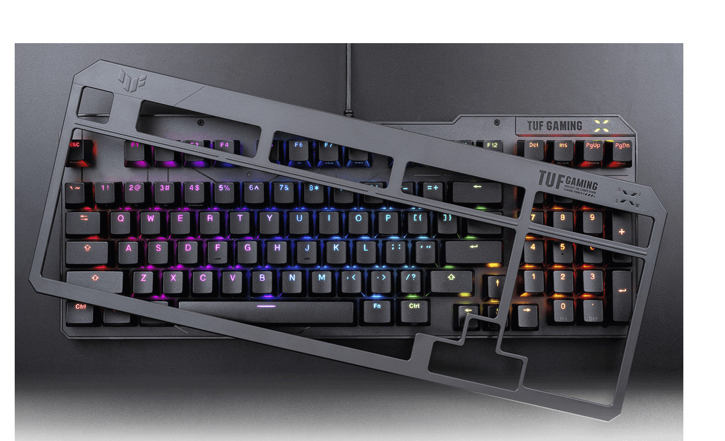 Un couvercle amovible placé sur le dessus du clavier TUF Gaming K3 Gen II.