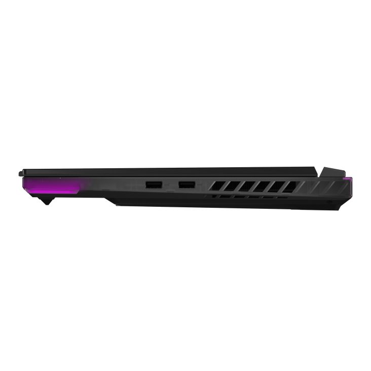 Strix SCAR 16左側的側視圖，可見兩個USB A端口