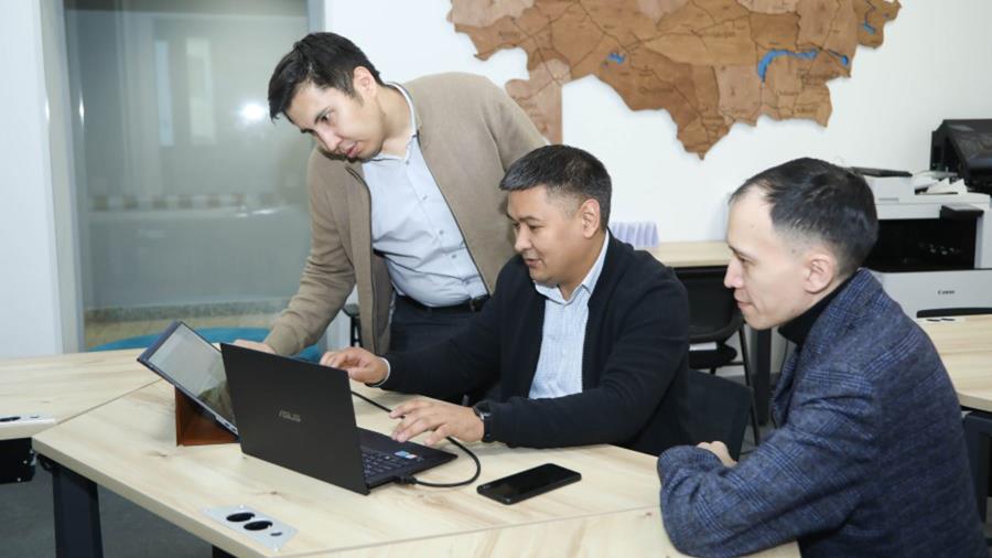Ноутбуки ExpertBook B9 для Академии государственного управления при Президенте Республики Казахстан