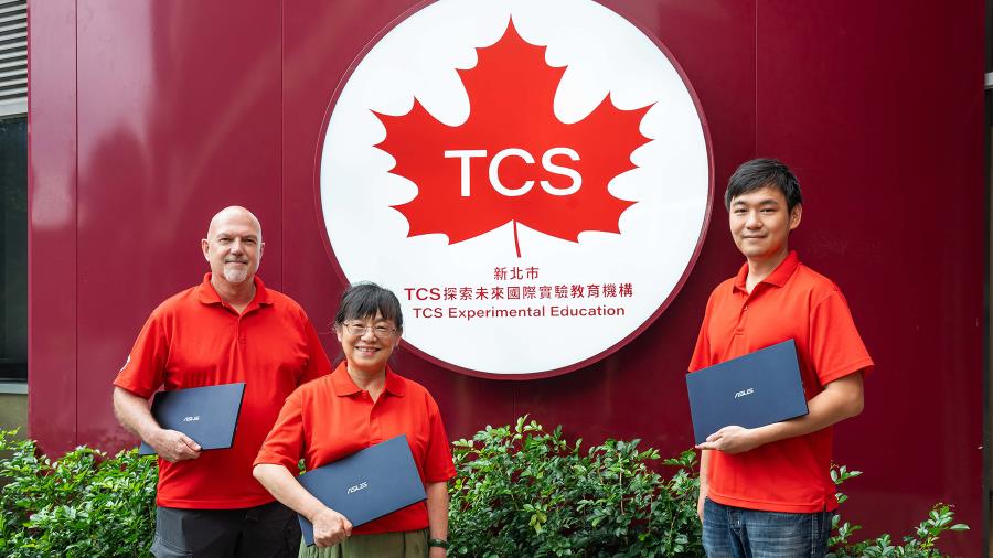 TCS探索未來國際實驗教育機構 高中校長Grant Sundal（左起）、國中校長 葉世芬、負責人 施宣宇