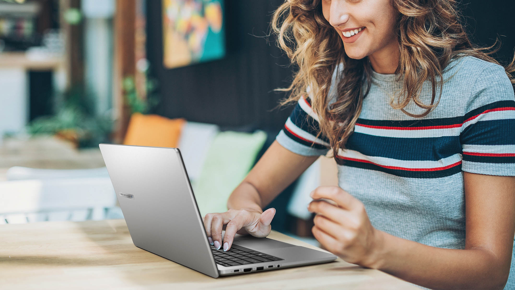 ExpertBook Essential