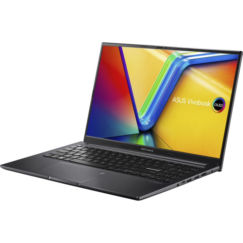 Indie Black ASUS Vivobook 15 OLED otwierany od przodu, pochylony pod kątem 45 stopni z lewej strony.