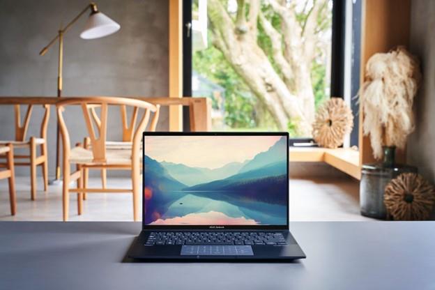 For those diving into the worlds of Business and Humanities, the ASUS Zenbook 14 OLED (UX3402) 
            redefines the concept of a work-friendly laptop.