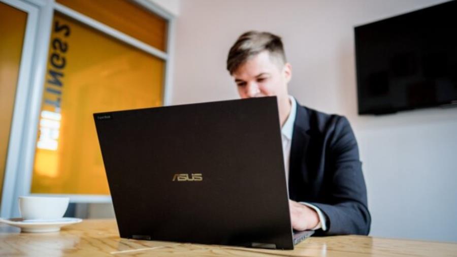 ASUS Expertbook B1 for Latvian sweets producer Skrīveru saldumi