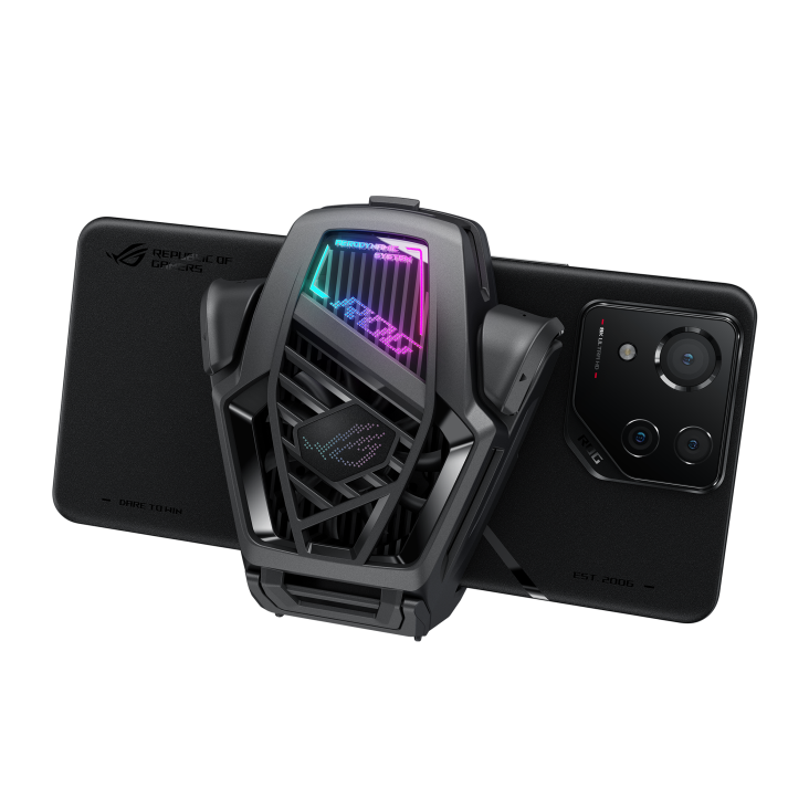 AeroActive Cooler X with ROG Phone 8 Pro angled view from the front