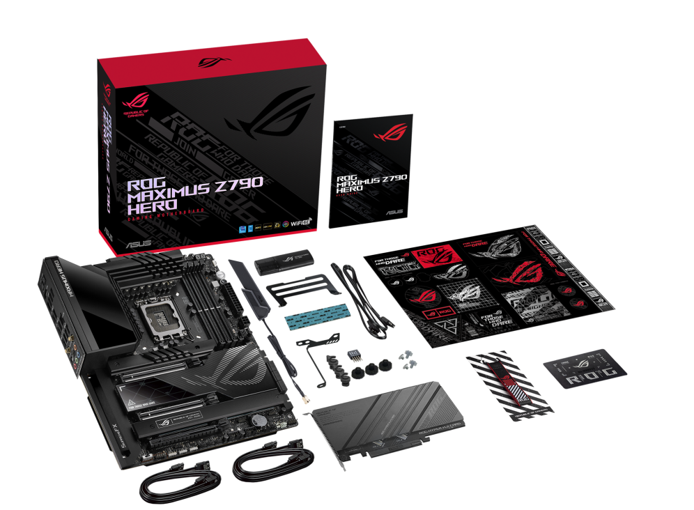 ROG MAXIMUS Z790 HERO pogled odozgo sa onim što je unutar kutije