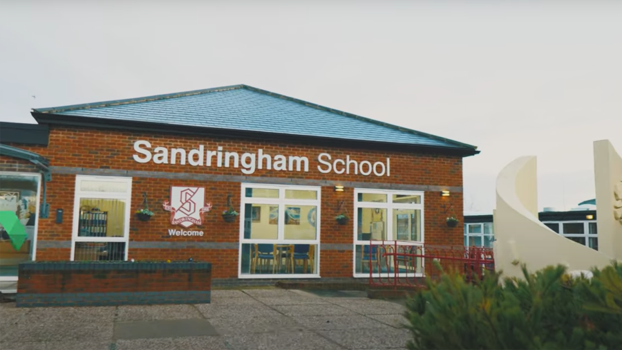 Chromebook 1-2-1 solution at Sandringham School